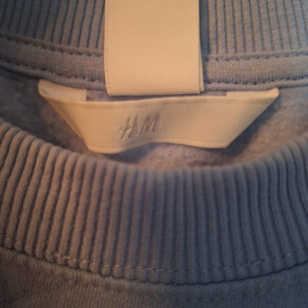 H&M Womens Light Blue Crewneck Sweatshirt Size Medium - Picture 2 of 3